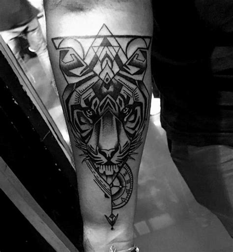 Harimau seringkali dijadikan tato oleh para pria sebagai lambang perkasa dan garang. Paling Keren 28+ Gambar Tato Harimau - Gambar Tato Keren