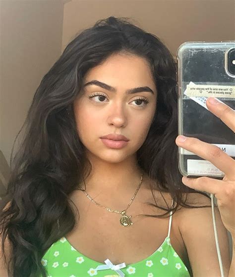 Nai On Instagram “ D” Pretty Brunette Hispanic Girls Brunette Girl