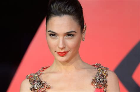 Wonder Woman Trailer With Gal Gadot Gets 7m Views In Less Than 24