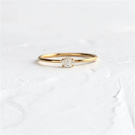 25 Minimalist Engagement Rings