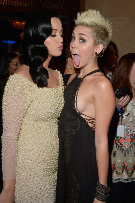 Katy Perrys I Kissed A Girl Is About Miley Cyrus Ok Magazine