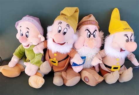 Walt Disney The Seven Dwarfs Collection Doc Dopey Grumpy Sneezy Disney Store Toy Factory