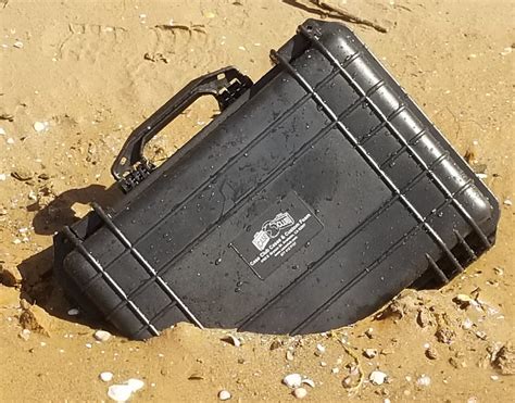 Case Club Waterproof 5 Pistol Case With Silica Gel And Heavy Duty Foam