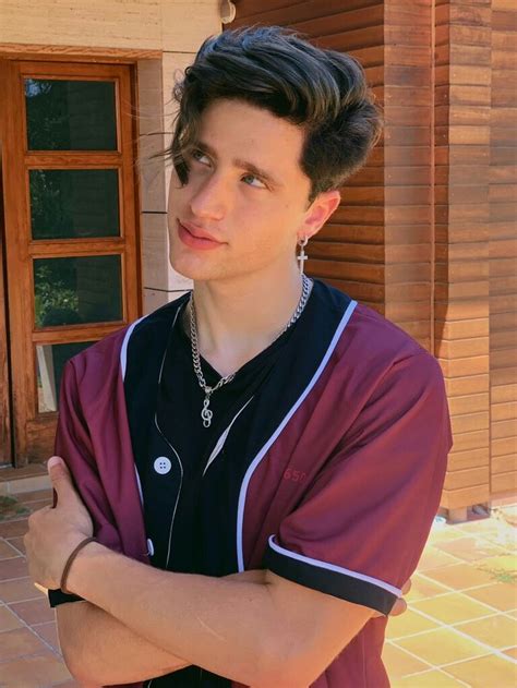 Emiliano martinez is making leno nervous in 2020! Emilio Martinez | Chicos famosos, Fotos de chicas guapas ...