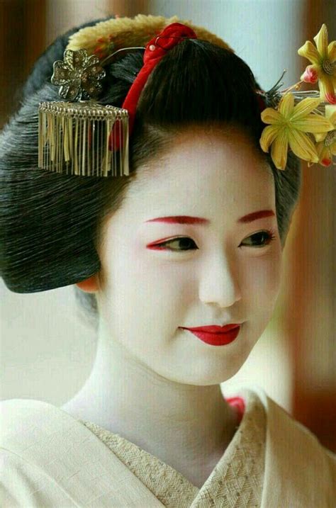 Traditional Japanese Makeup Look East Asian Bridal Makeup