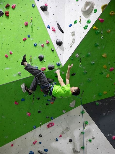 Learn To Lead Climb Indoors John Healy Climbing