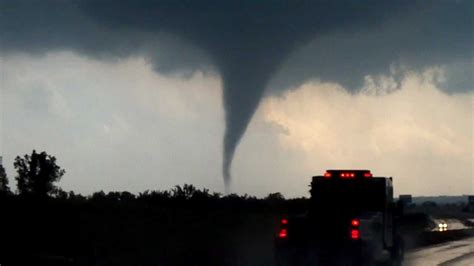 Chickasha Ok Tornado May 2011 Funnel Cloud Forming Youtube