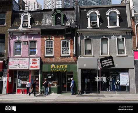 Toronto Old Victorian Storefronts On Yonge Street Stock Photo Alamy