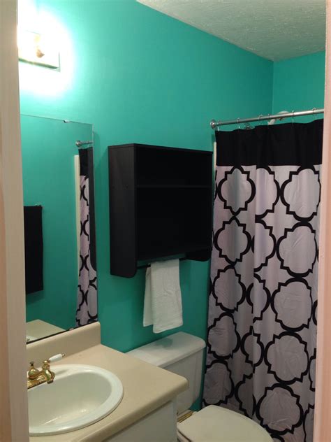 From tiffany blue® home decor to tiffany blue® accessories, our signature colour transforms everyday objects into unique, artisanal pieces that blend whimsy and sophistication. Tiffany blue & black bathroom. | Black bathroom, Printed ...