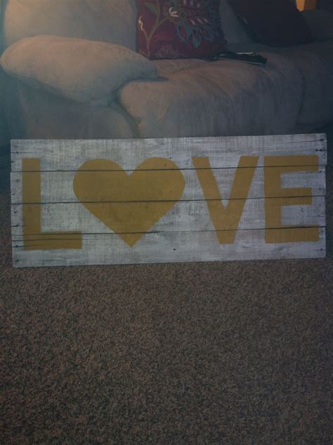 Pallet Sign Love Barn Wood Signs Pallet Signs Wooden Signs Vinyl Crafts Wood Crafts Wood
