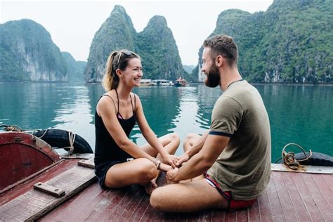 Premium Photo Couple Travel On Cruise Ship View On Ha Long Bay