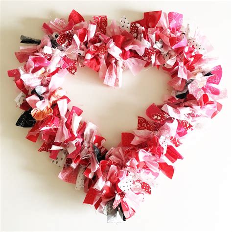 Rag Heart Wreath Easy Valentine Crafts Valentine Crafts Valentine