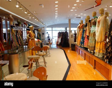 Indian Clothing Store On Devon Avenue In Indian And Pakistani