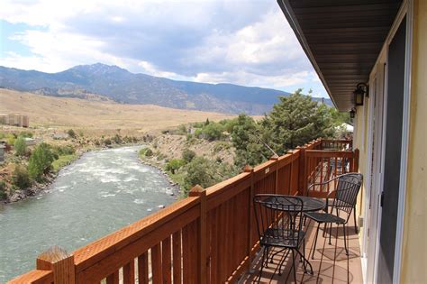Maybe you would like to learn more about one of these? Yellowstone Riverside Cottages - Gardiner, Montana
