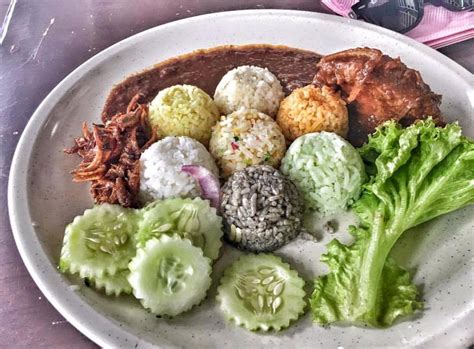 Beras 2 pot, ok, beras rendamkan 2 jam atau 1 jam awal. Resepi Nasi Lemak Daun Lemuni - Soalan 47