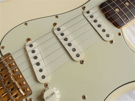 All contours are 100% perfect. Fender Stratocaster 1963 Olympic White GOLD Hardware ...
