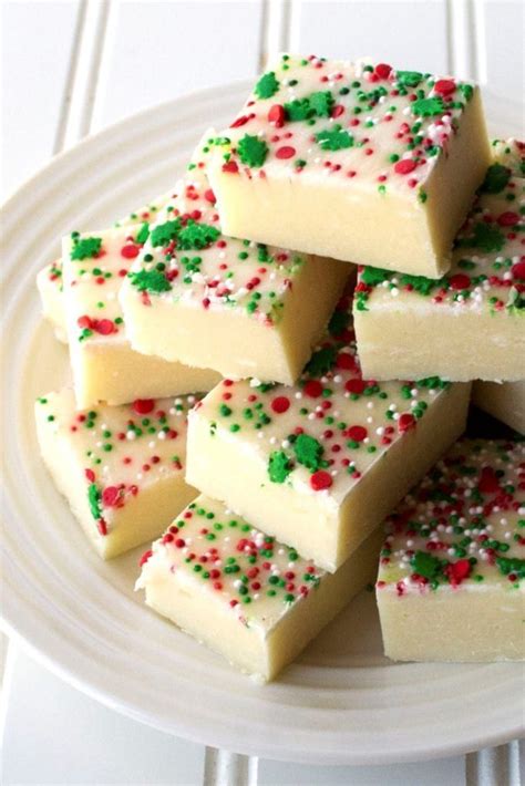 This 3 Ingredient Christmas Swirl Fudge Recipe Will Add Some Color To