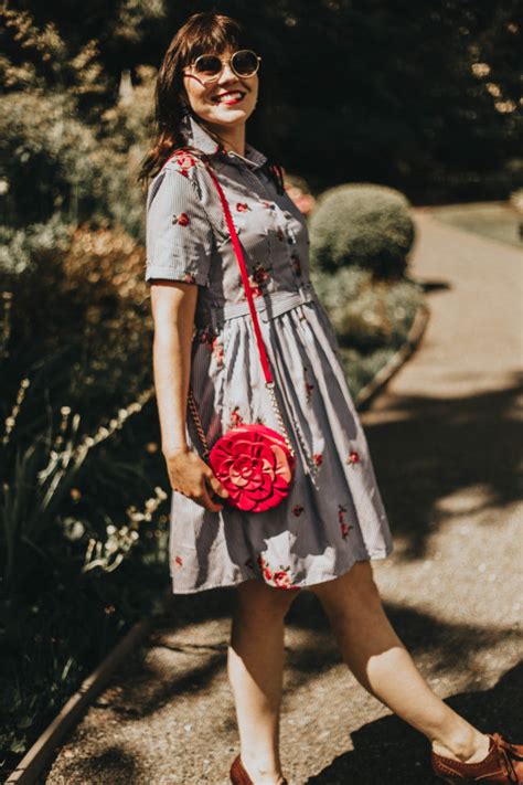 Dresses are the best of all options when trying to achieve a vintage look as these are the most elegant clothing articles and are the easiest to style. Modern to Retro Fashion Challenge Chic Wish Summer Style