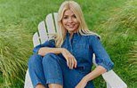 Holly Willoughby Shows Off Her Tanned Figure As She Lounges In A Denim Jumpsuit Trends Now