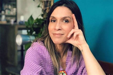 Sarah Oliveira Comemora 20 Anos Da Estreia Na Mtv Brasil Folha Pe