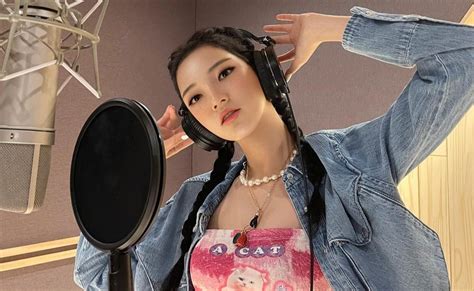 Mengenal Rozy Influencer Virtual Korea Selatan Yang Miliki Lagu