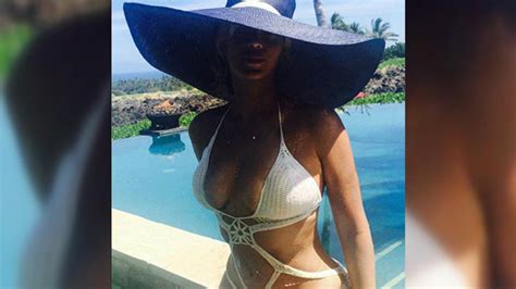 Beyonce Shares Racy Swimsuit Pics From Her Hawaiian Vacation With Jay Z Entertainment Tonight