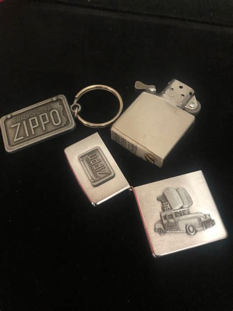 1998 50th Anniversary Zippo Car In Tin W Keychain — Collectors Flame