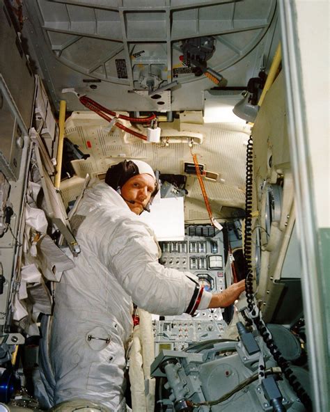 Neil alden armstrong was born in ohio on 5 aug 1930. Neil Armstrong in the LM simulator. RIP | Apollo 11, Space ...