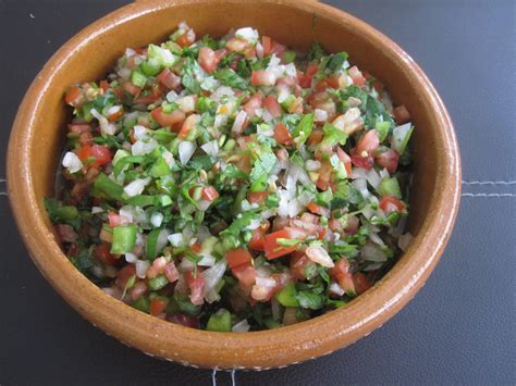 Directions in a medium bowl, combine 4 diced plum tomatoes, 2 tablespoons chopped cilantro, 1/2 minced red onion, 1 minced garlic clove, 1 minced jalapeño (seeded), the juice of 1 lime, 1 teaspoon. La Gringa Cocina: Pico de Gallo (The Rooster's Beak)