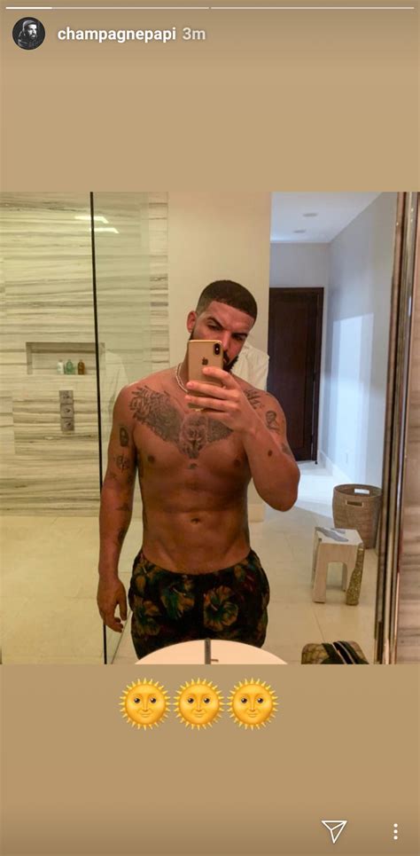 Drake Shows Abs On Vacation 😍 Rdrizzy