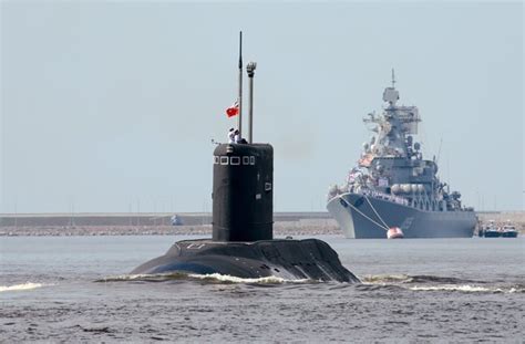 Russian Submarines ‘may Surface In Gulf Of Mexico Over Uss Mccampbell