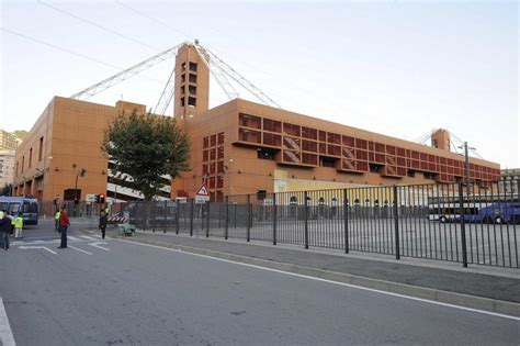 Liftingitalia is a company specialized in design and production of devices that allow people to overcome either few steps or 20 meters in height. Foto Italia-Serbia Europei 2012 - da 1 a 30