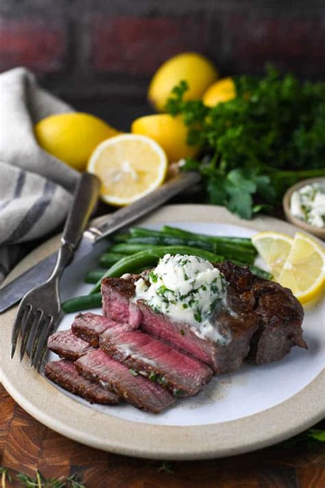 How to cook filet mignon in the oven: How to Cook Filet Mignon in a Cast Iron Skillet - The ...