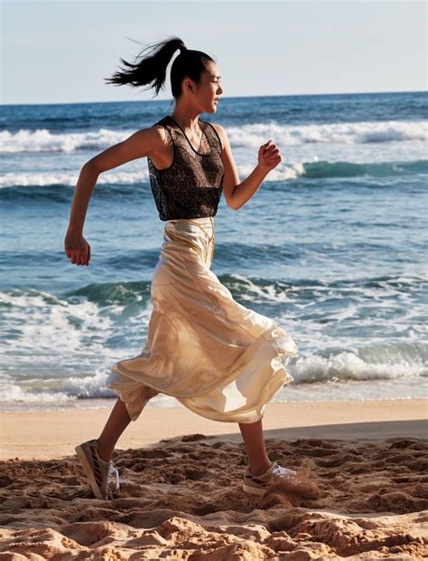 Liu Wen Hits The Beach In S Inspired Fashion For Elle China Fashion