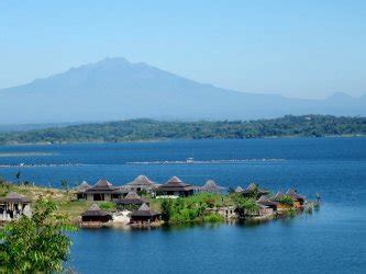 Selain sebagai tempat wisata, waduk ini juga memegang kedung ombo, waduk terbesar yang pernah dibangun oleh pemerintah indonesia. Waduk Kedung Ombo - Wisata Ke Tiga Kabupaten Sekaligus ...