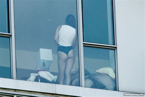 Bella Hadid Nude Pics Vids The Fappening