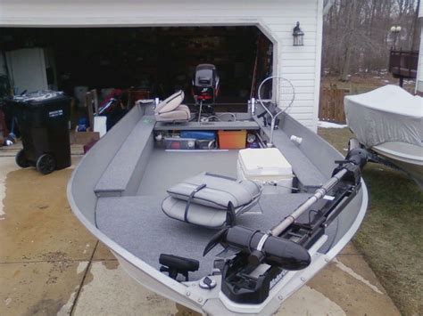 Decided to modify my 1448 alumacraft jon boat to bass boat conversion this weekend and this is what i got. Jon Boat: V Hull Jon Boat Modifications