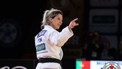 She was raised in almada, portugal and began practicing judo at age. Telma Monteiro "insatisfeita e frustrada" com ...