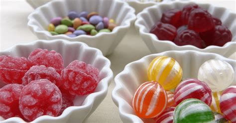 Die süßigkeiten der 90er waren wahrscheinlich nicht besonders gesund, dafür aber umso. 80er Essen und Trinken: Die leckersten Süßigkeiten - Wisst ...