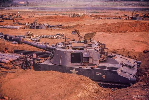 Ben Het Vietnam 155 Mm Track Mounted Howitzer Artillery U S Army Art