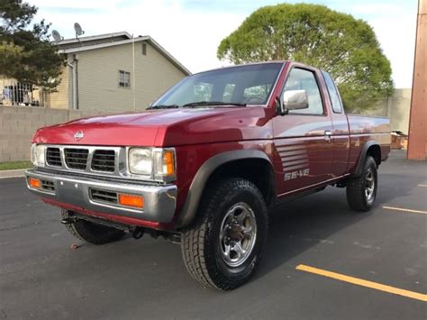 1993 Nissan D21 Hardbody Pick Up 4x4 Extended King Cab 4 Wheel Drive