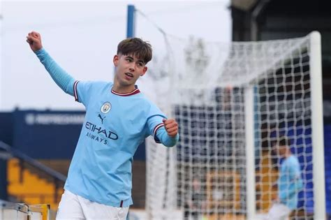 Man City Full Back Tom Galvez Is A Throwback Who Can Offer Pep