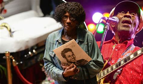 Chuck Berry Fans Pay Final Respects To Late Singers Open Casket