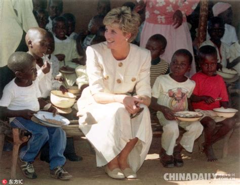 威爾斯王妃戴安娜（英語：diana, princess of wales，1961年7月1日－1997年8月31日），婚前称戴安娜·法蘭西斯·史賓沙女勳爵（英語：lady diana frances spencer），被大眾稱為戴安娜王妃（英語：princess diana，中文簡稱戴妃），她是英国王. 戴安娜王妃：遭遇不幸的人请呼唤我1- 中国日报网