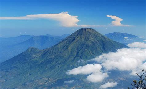 Akibat erupsi gunung merapi tahun 2010, menurut catatan balai taman nasional gunung merapi diperkirakan mengakibatkan kerusakan. 5 Spot Foto Sekitar Gunung Merapi yang Keren - Arena ...