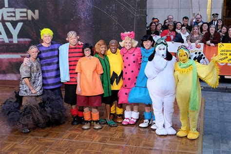 The Hosts Of Today As The Peanuts Gang The Best Celebrity Halloween