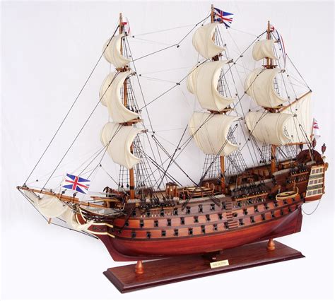 Az hms victory az angol királyi haditengerészet sorhajója, mely a világ legrégebbi, még működőképes hadihajója és a királyi tengerészet parancsnoksága alatt álló second sea lord zászlóshajója. hms victory | Kreativity World