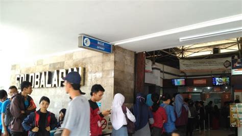 Anda dapat menggunakan kereta api lokal prambanan ekspres rute solo yogyakarta dan solo kutoarjo. Jadwal KA Prameks Rute Stasiun Solo Balapan-Tugu ...
