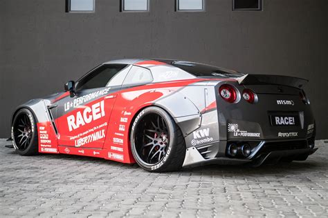 Nissan GT R Nismo Receives Meaningful Racy Updates CARiD Gallery