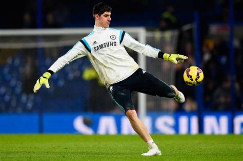 Chelseas Thibaut Courtois Named Goalkeeper Of The Year At London
